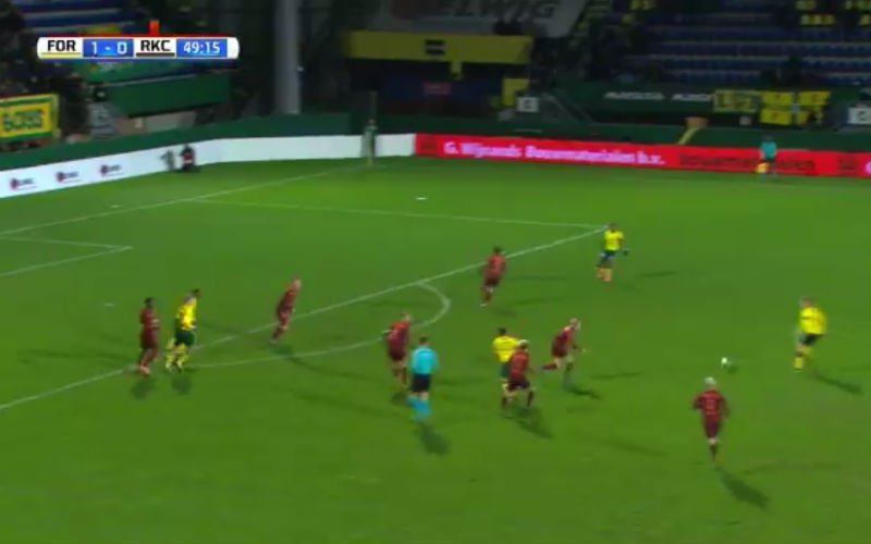 Nieuwe Ajax-aanwinst Perr Schuurs maakt twee wereldgoals in één wedstrijd (video)
