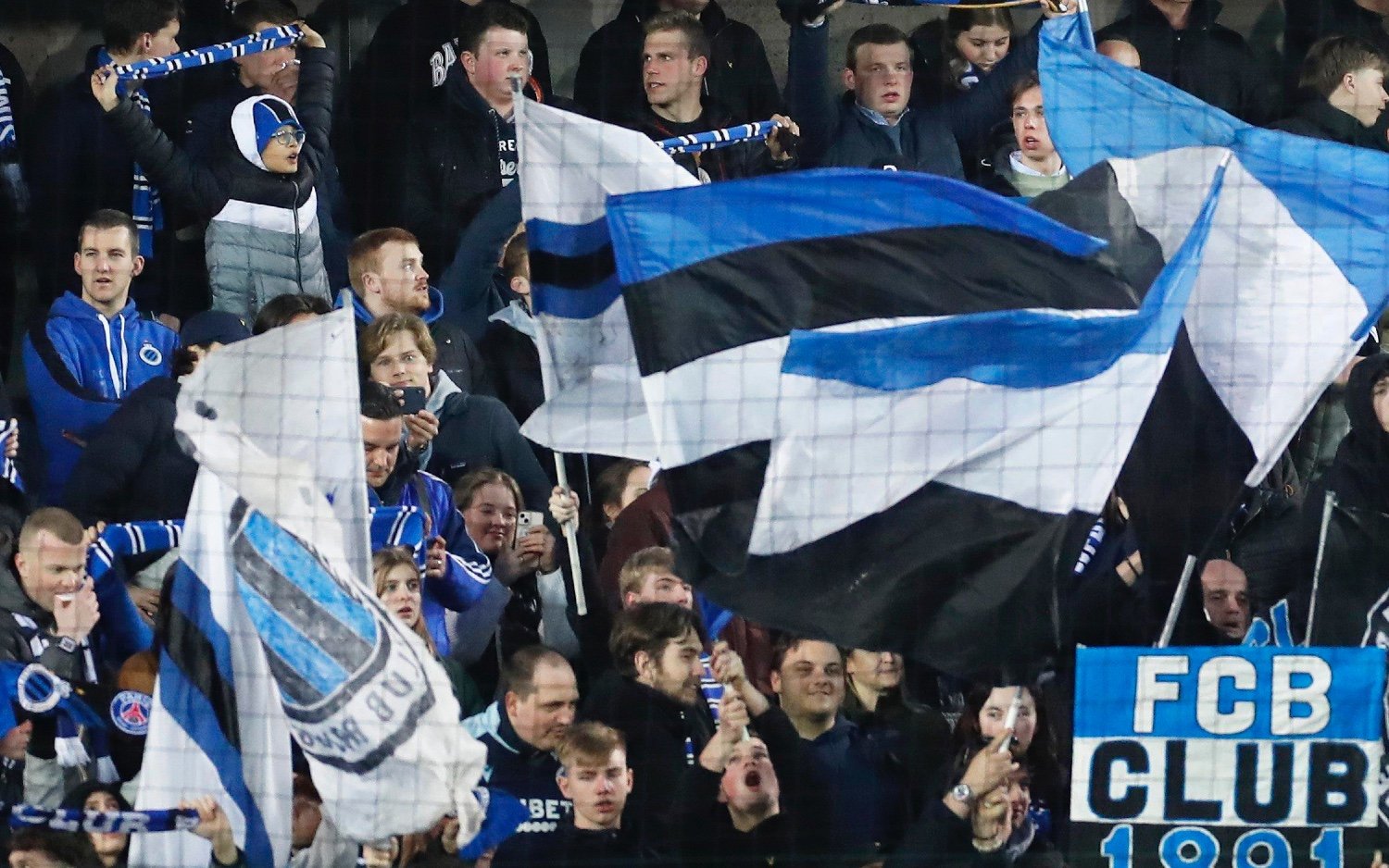 Club Brugge-fans plannen nu al veldbestorming op Facebook