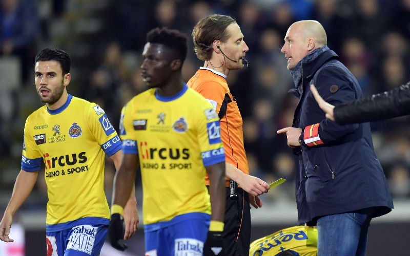 Gent-fans maken scheidsrechter Smet compleet belachelijk: 
