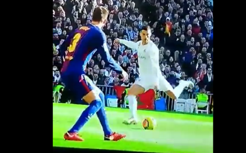 Ronaldo waant zich even Teo en gaat de mist in tegen Barça (Video)