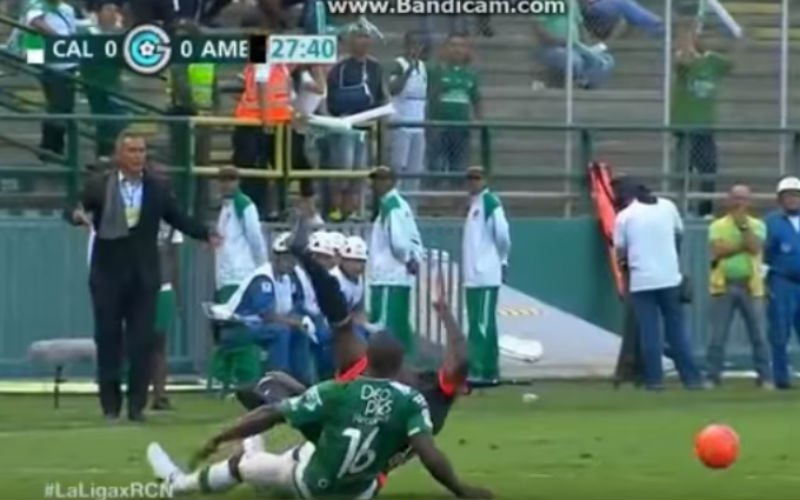 Club Brugge-speler wordt met de dood bedreigd na deze vreselijke tackle (Video)
