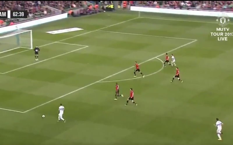 Dennis Praet doet dit tegen Man United (Video)