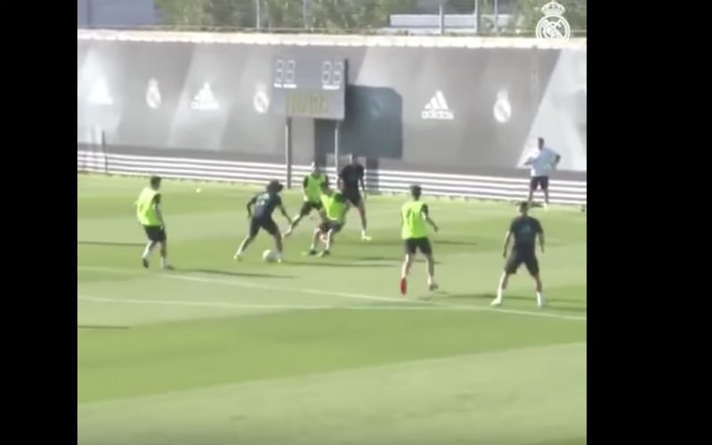 Ploegmaats bij Real Madrid kunnen niet geloven wat ze zien van Marcelo op training (Video)