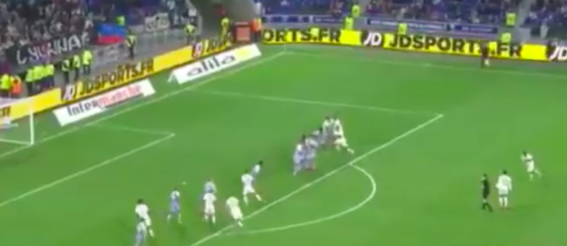 Fekir maakt weergaloze winning goal in minuut 95 (Video)