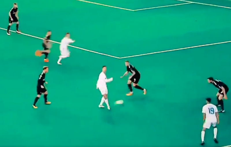 Ronaldo probeert ‘no look pass’, maar kijk wat er dan gebeurt (Video)