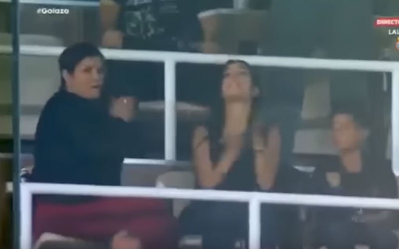 Dit deed de moeder van Ronaldo tijdens de penalty van haar zoon tegen Malaga (Video)