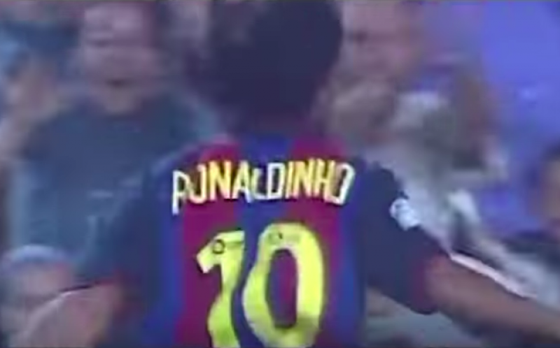 Ronaldinho op zijn best: deze momenten vergeten we nooit (Video)
