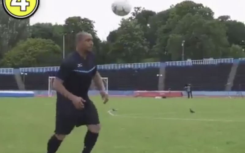 Roberto Carlos kan nog steeds lekker voetballen (Video)