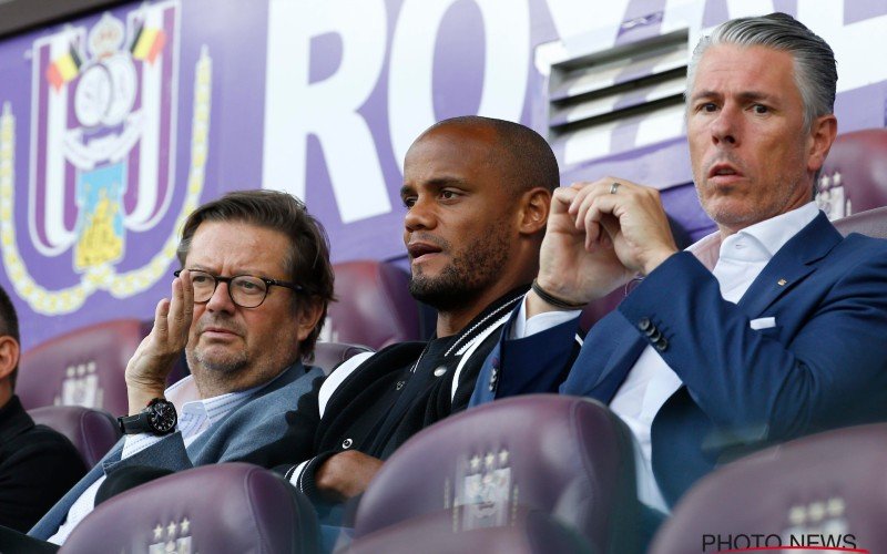 'Fans vallen van stoel: Anderlecht schotelt verschoppeling nieuw contract voor'