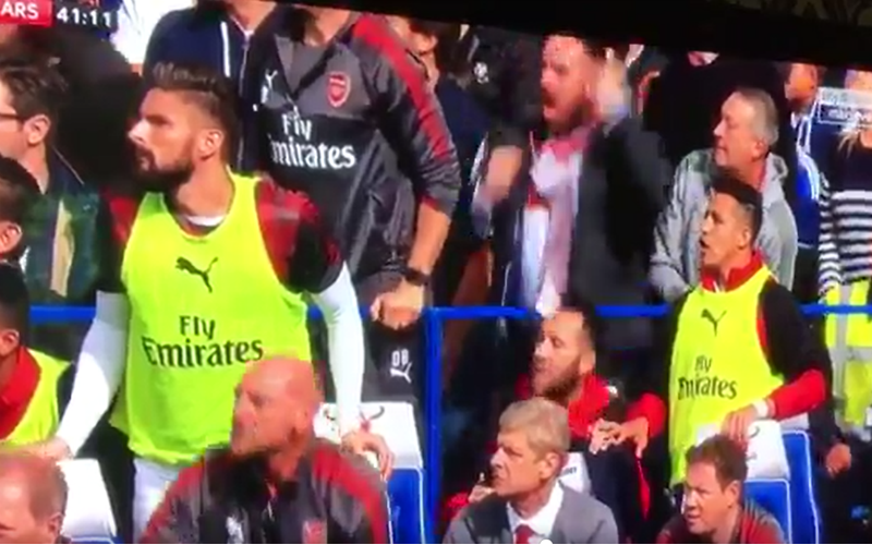 Arsenal-spits mist voor open doel, Alexis lacht hem vierkant uit (video)