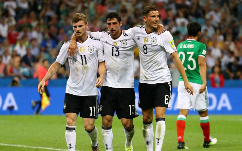 Duitsland heeft het één helft lastig met deze voetbaldwerg