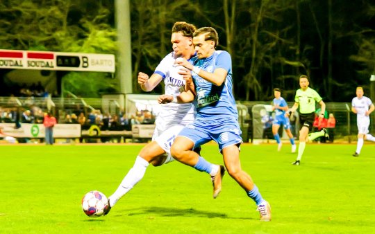 Turnhout wint derby van Geel met hattrick van Rico Coeckelbergs