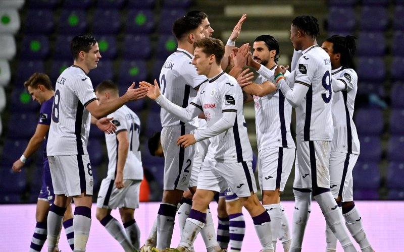 Anderlecht smeert Beerschot historische nederlaag aan met 7 goals verschil