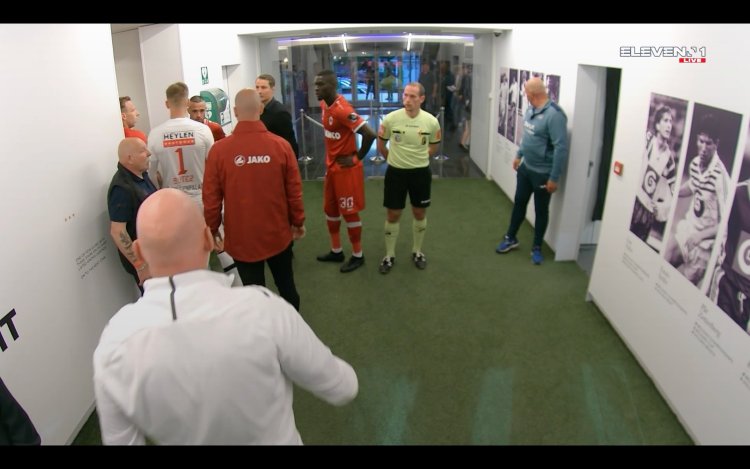 Iedereen is bezig over déze opvallende discussie in spelerstunnel bij Antwerp