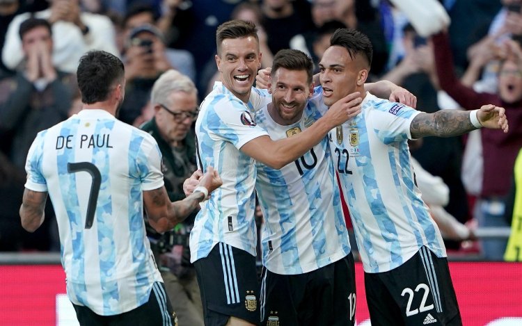Italië krijgt klop van Messi en Argentinië, Oekraïne op weg naar WK-droom