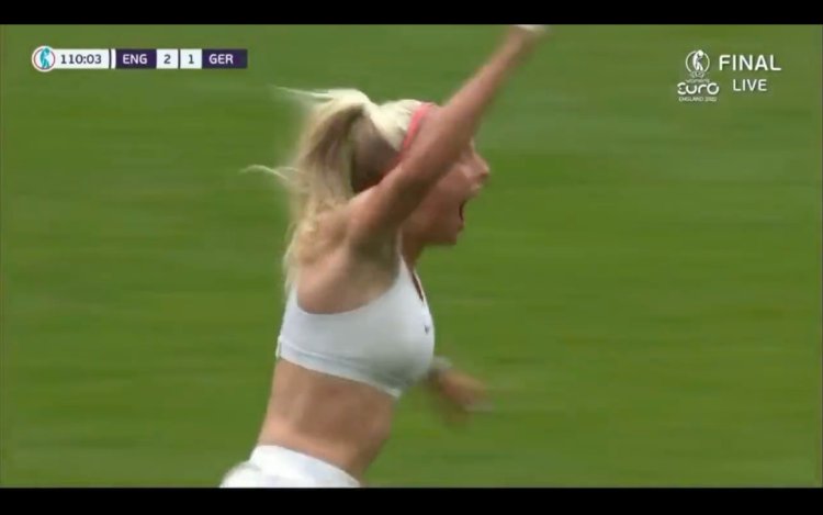Halfnaakte Engelse spits maakt sprookje waar in EK-finale vrouwen (VIDEO)