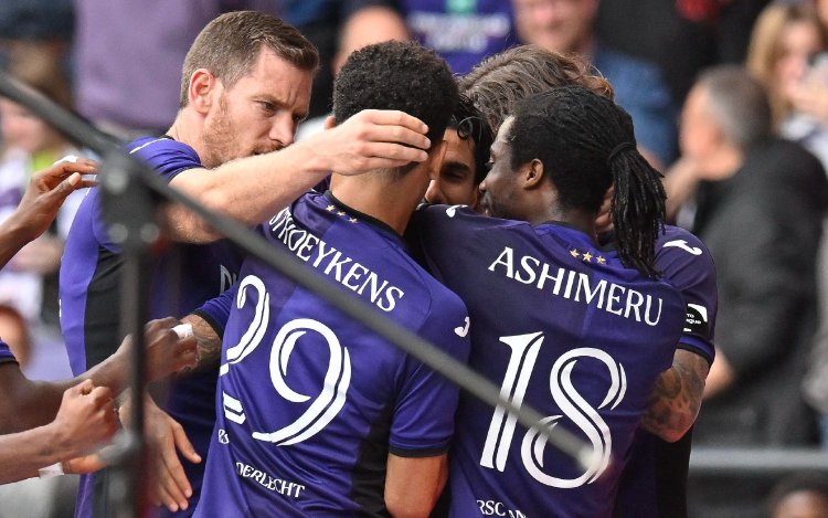 Anderlecht flipt in doelpuntenfestival met wereldgoal én owngoal in één wedstrijd