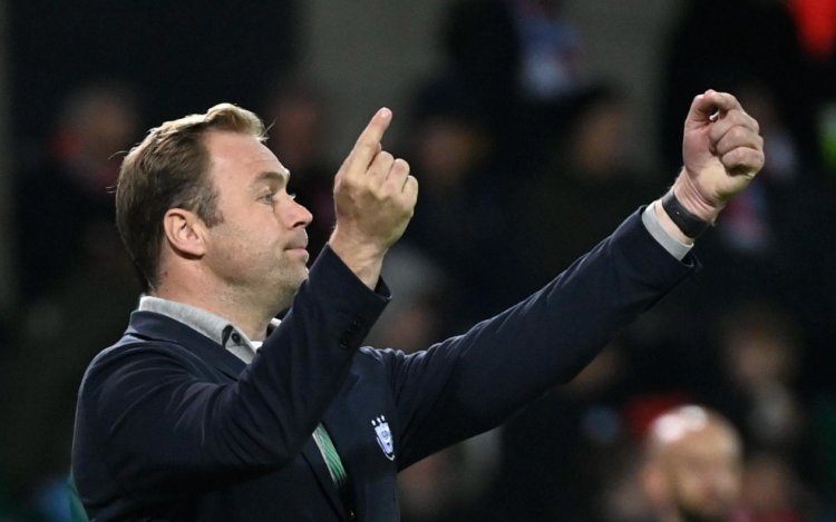 OFFICIEEL: Robin Veldman verrast Anderlecht-fans en wordt híer hoofdtrainer