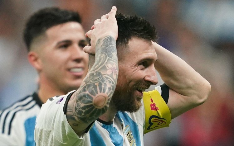 Voetbalwereld in rep en roer: “Híj is de beste voetballer ooit, Messi pas vierde!”
