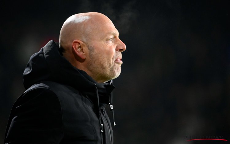 Anderlecht-fans eisen zijn ontslag, Brian Riemer reageert verrassend