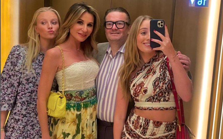 Trotse Marc Coucke ziet dochter Chloe stralen in bikini