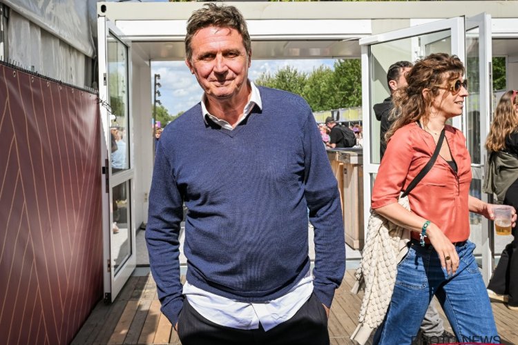 Erik Van Looy gespot met andere vrouw: 