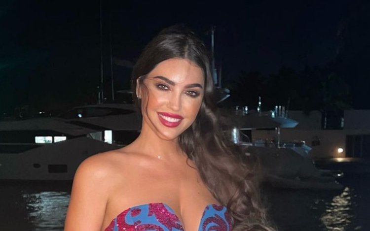 Yolanthe Cabau maakt het Wesley Sneijder heel duidelijk: 