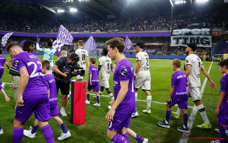 Anderlecht-fans weten niet wat ze zien: “Bende onkundige prutsers”