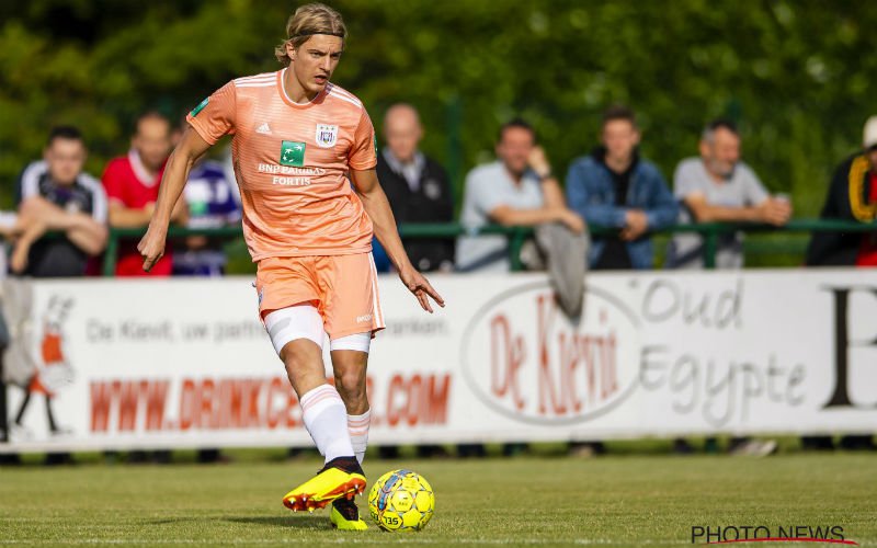 ‘Overtuigende Anderlecht-jeugd duwt zomeraanwinst naar de uitgang’