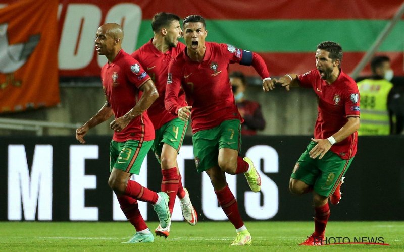 Cristiano Ronaldo stunt met Portugal en vestigt nieuw fenomenaal record