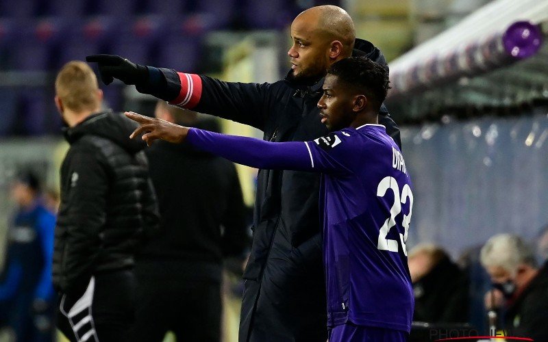 'Abdoulay Diaby zet Vincent Kompany compleet voor schut bij Anderlecht'