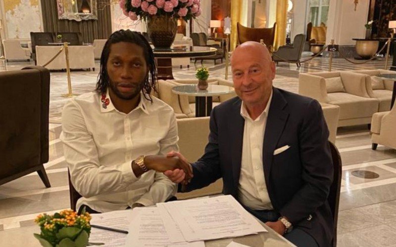 Dieumerci Mbokani negeert Anderlecht en verlengt contract bij Antwerp