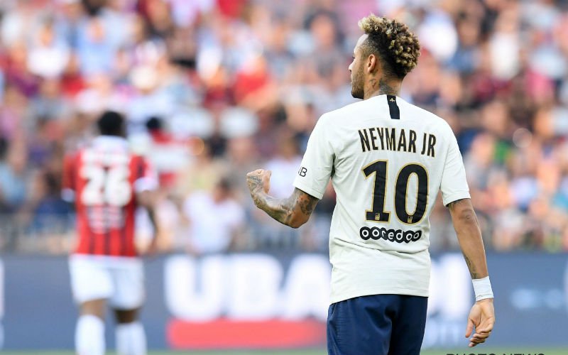 Neymar tovert en pakt uit met schitterende vrije trap