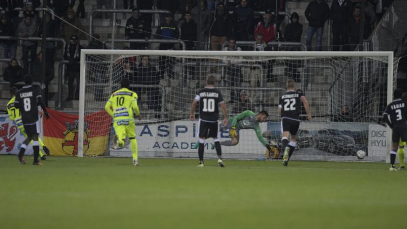 “Geen enkele Belgische ref mag nog duels van AA Gent fluiten”
