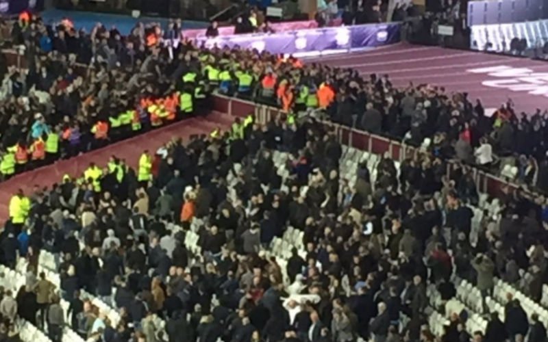 Rellen uitgebroken in stadion na West Ham - Chelsea
