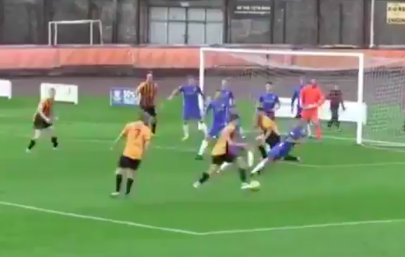 Dit is nu al de vreemdste penaltyfout van het seizoen (Video)