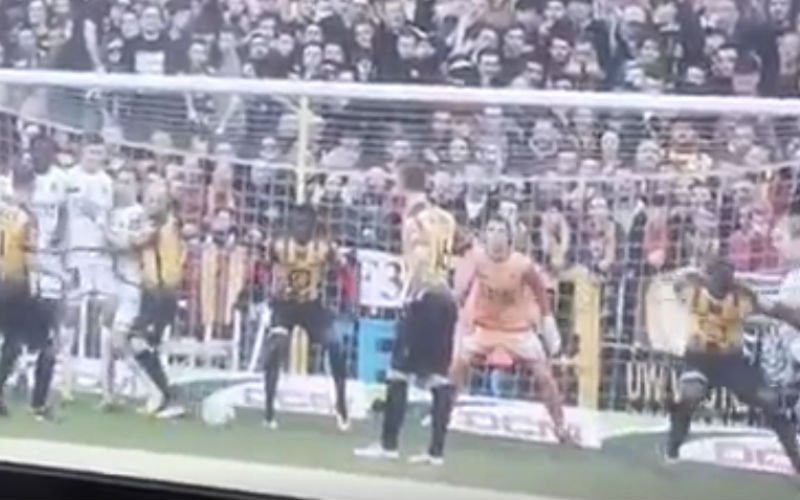 Fans van KV Mechelen geloven ogen niet bij deze goal (Video)