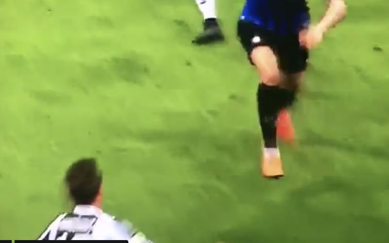 Vecino (Inter) krijgt rood na deze verschrikkelijke fout op Mandzukic (Video)