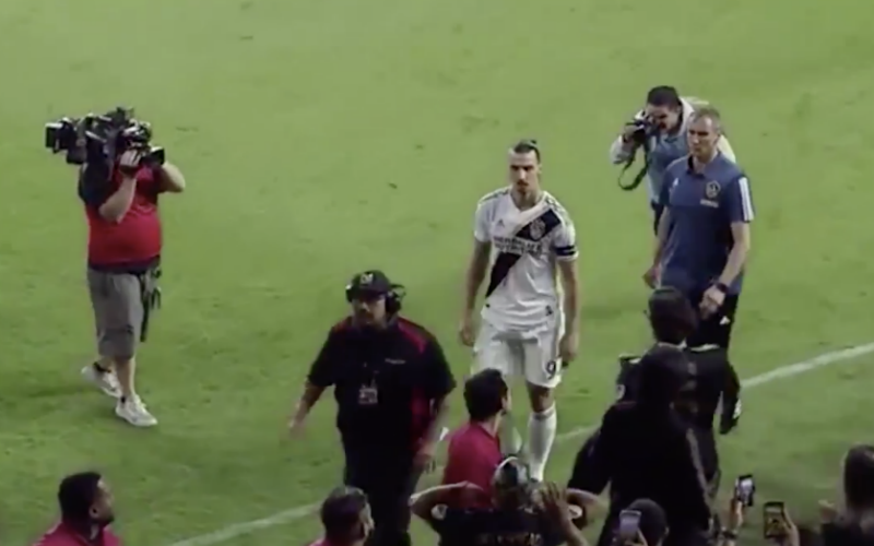 Zlatan Ibrahimovic choqueert met controversiële actie (VIDEO)