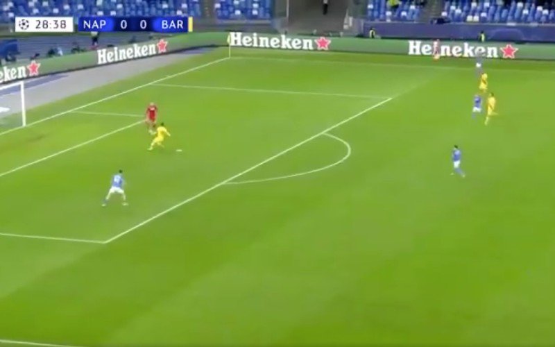 Napoli-doelman beëindigt de carrière van Lionel Messi (VIDEO)