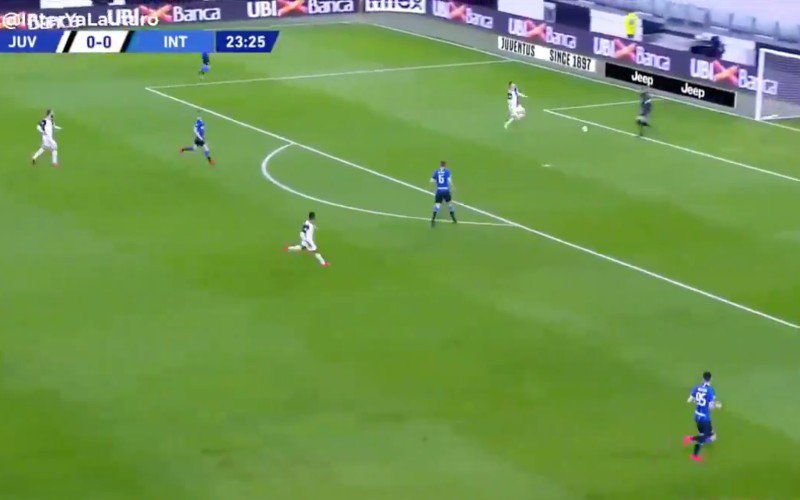 Inter-doelman zet Cristiano Ronaldo volledig in de wind (VIDEO)