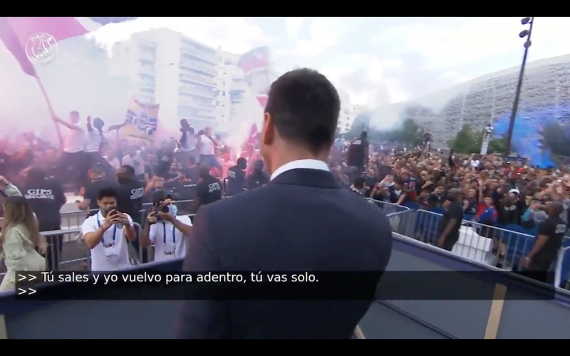 Messi zorgt voor waanzinnige beelden bij presentatie aan PSG-fans (VIDEO)