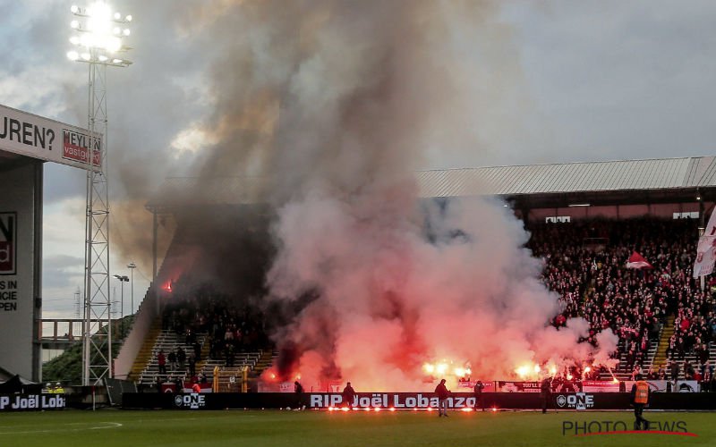 Politie voert onderzoek naar dit spandoek tijdens Antwerp-Club (Foto)