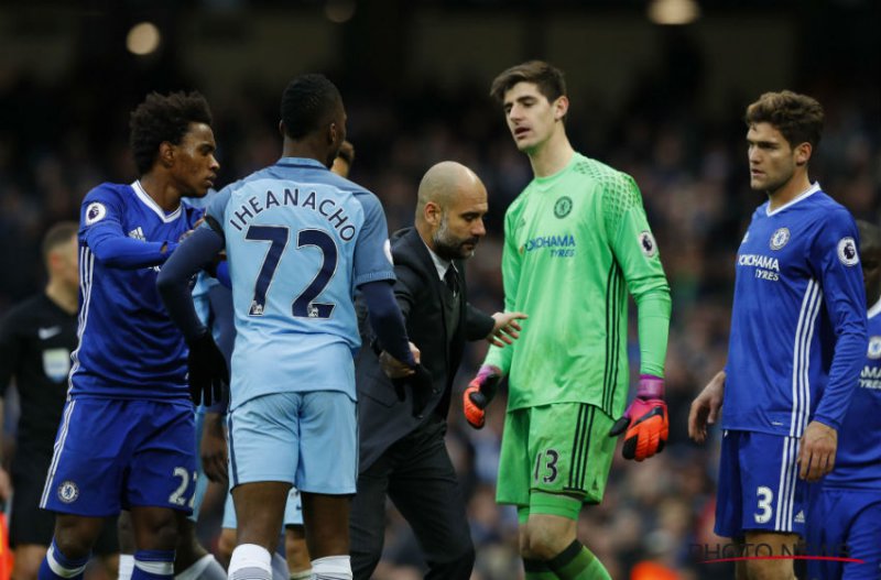 Fabregas wil Guardiola handshake geven en dan doet coach van Man City dit... (Video)