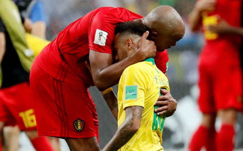 Huilende Neymar zoekt troost bij Rode Duivels